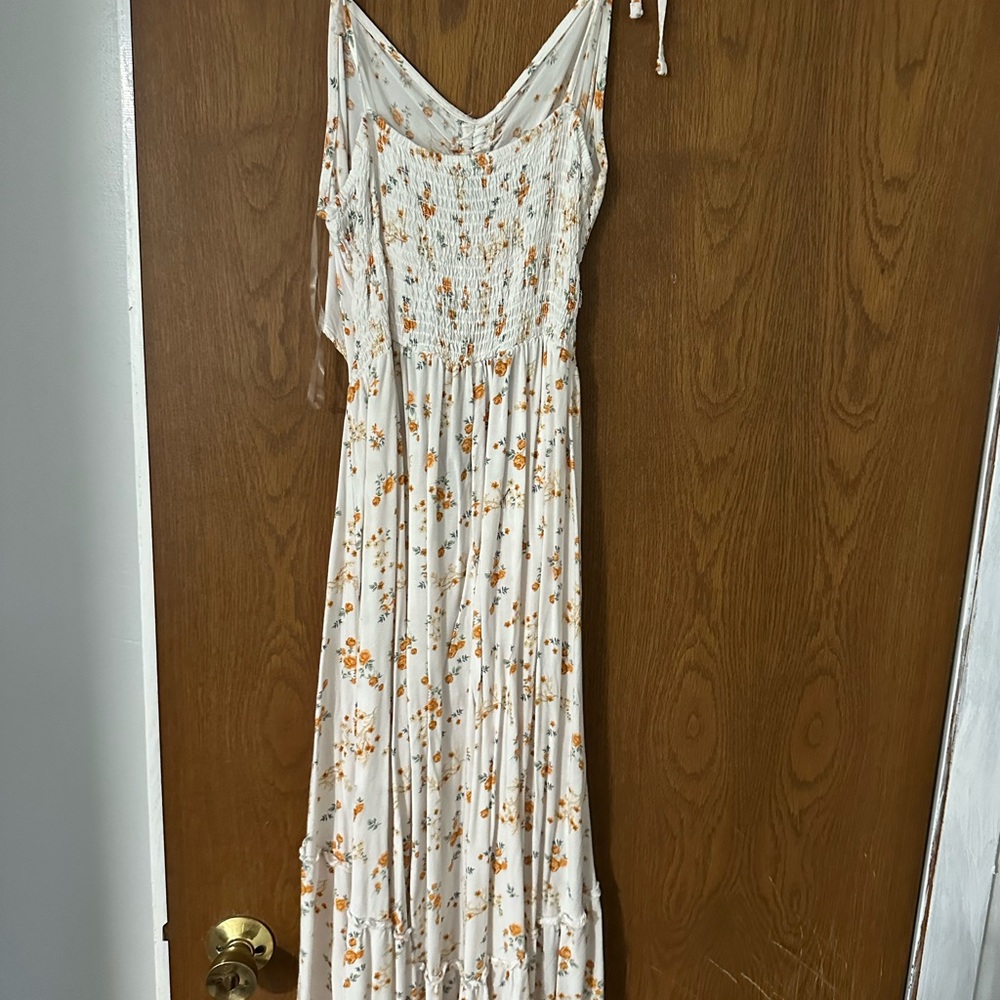 Dress - Picture 2 of 3